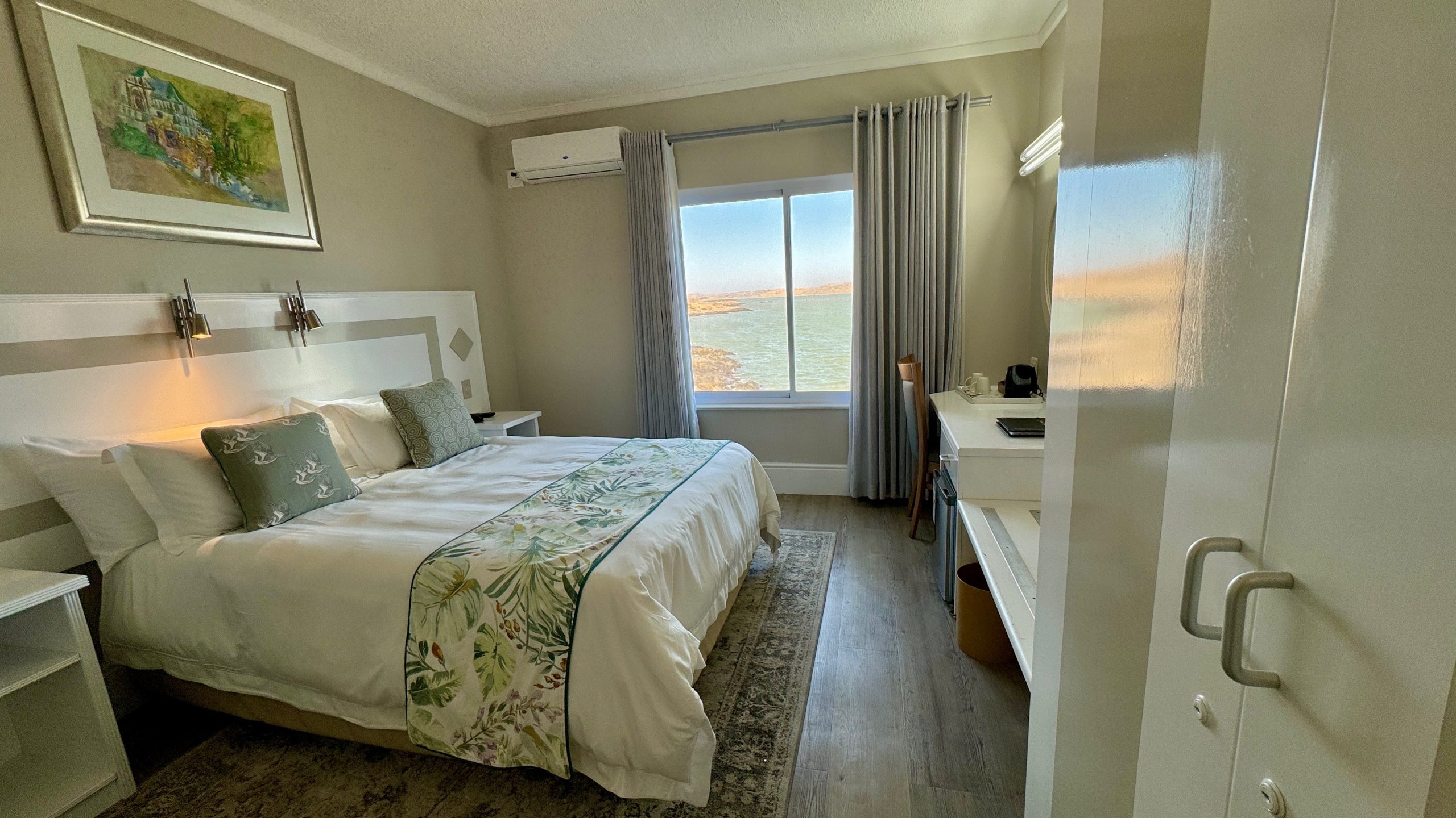 Deluxe double room interior