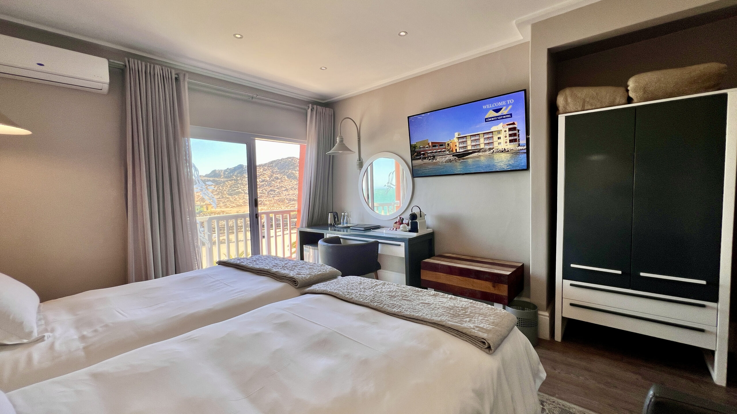 Deluxe twin room detail