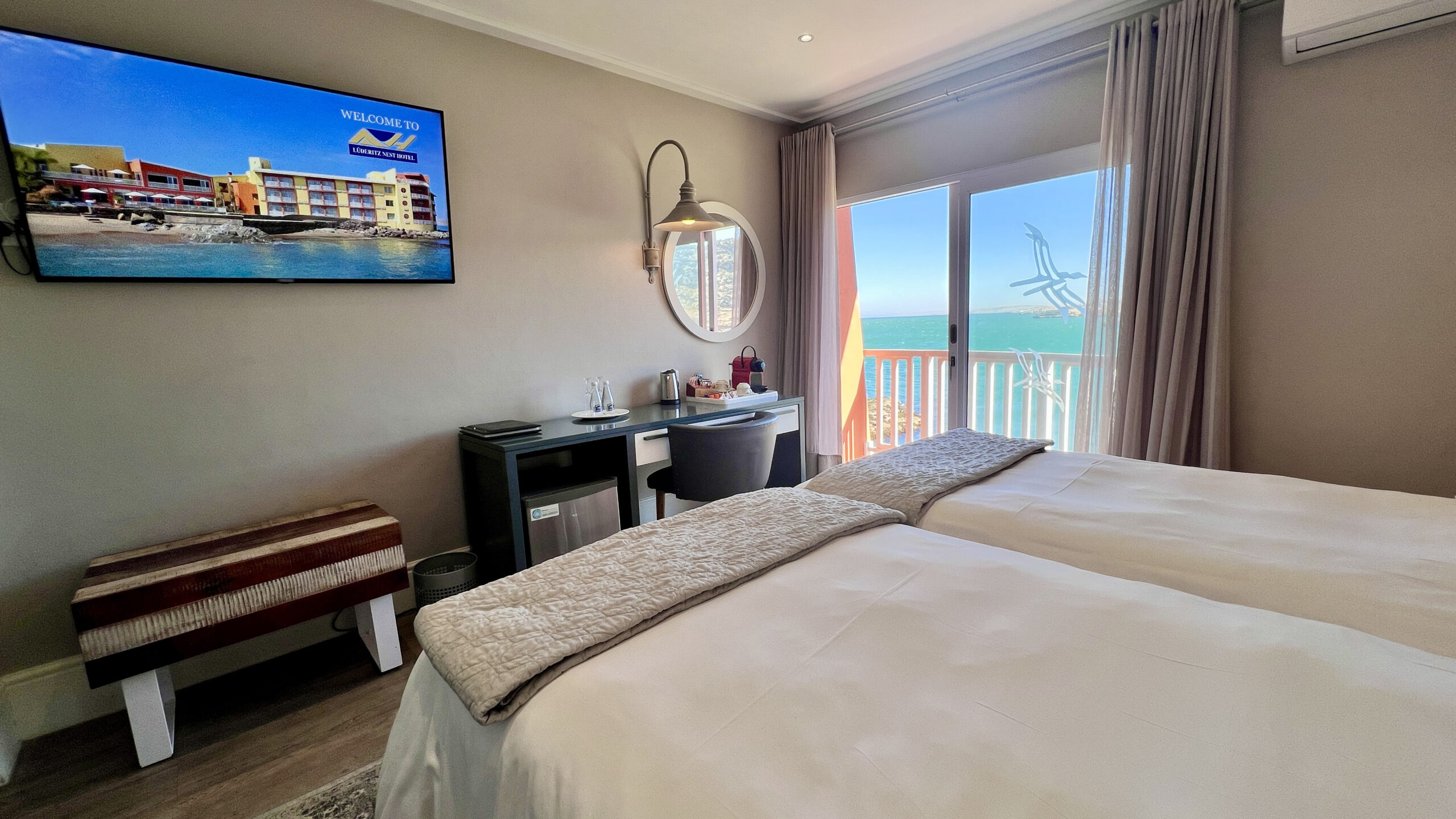 Deluxe twin room with sea views